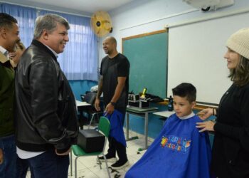 Evento Chega Junto com serviços sociais reunindo órgãos municipais