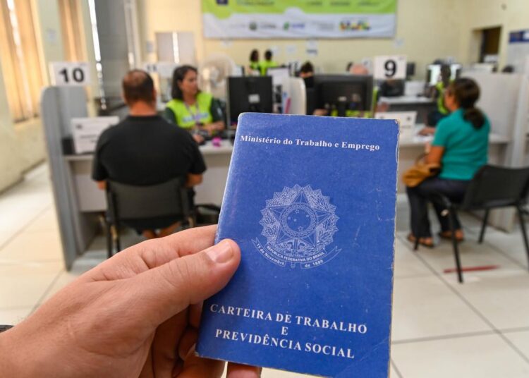 Candidato deve ficar atento: vagas são atualizadas diariamente e até várias vezes no mesmo dia