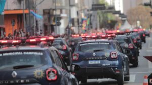 Desfile de 7 de Setembro reúne forças de segurança e entidades na Francisco Glicério