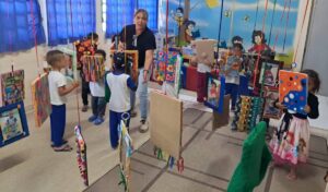 Exposição sobre diversidade racial passa por 11 escolas de Hortolândia