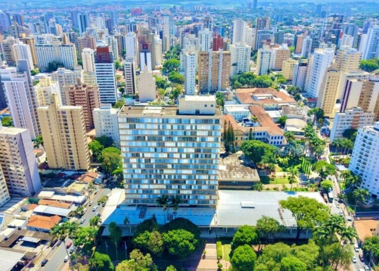 Atendimento presencial no Porta Aberta do Paço Municipal das 8h às 17h