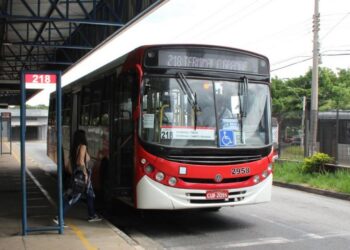 Linha 218 transporta cerca de 100 passageiros por dia e novo trajeto entre terminais