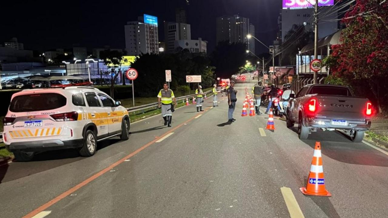 Duas recusas ao teste de bafômetro durante abordagens na blitz