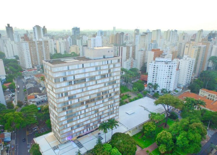 Prestadores de aproximadamente 200 atividades de serviços abrangidos pelo ISSQN