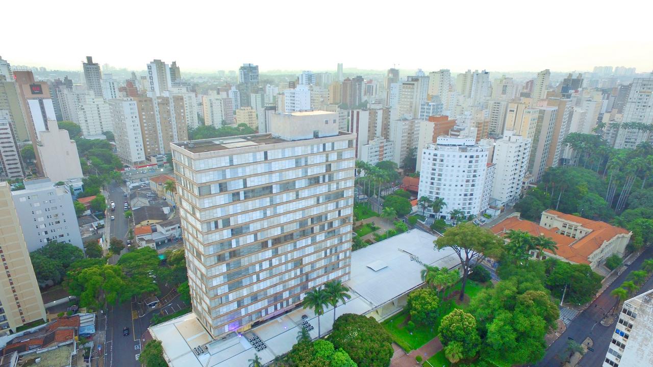 Prestadores de aproximadamente 200 atividades de serviços abrangidos pelo ISSQN
