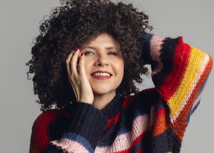 Roberta traz para o show um disco confessional, íntimo, profundo e corajoso