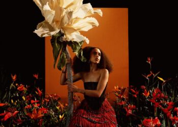 Bruna Black e o show Fulorá ocupam o palco na sexta-feira às 20h