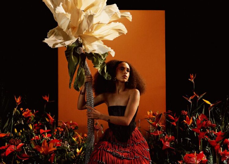 Bruna Black e o show Fulorá ocupam o palco na sexta-feira às 20h