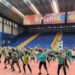 Participantes animados na aula de ritmos durante a Virada Esportiva