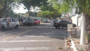 Moradores denunciam acidente e pedem lombada no Jardim Santa Clara do Lago 2, em Hortolândia