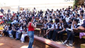 Exibição do documentário Comida de Mentira amplia debate sobre alimentação saudável na escola João Alves