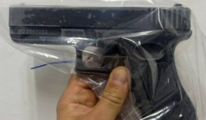 Dois suspeitos são presos após vítimas reconhecerem autores de roubo de carro em Sumaré