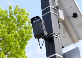 Câmeras de monitoramento de trânsito