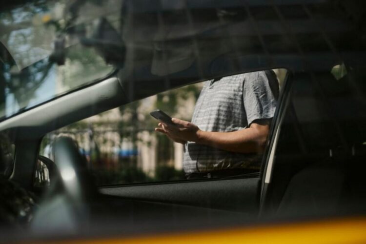 Imagem de motoristas beneficiados pelo programa Move Brasil