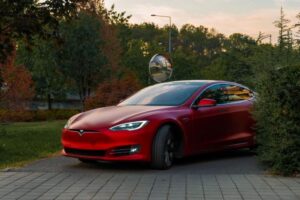 Investigação dos EUA Alerta sobre Suspensão de Modelos Tesla