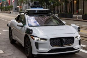 Zoox Avança com Robotáxis Sem Volante para Transporte Pago nos EUA