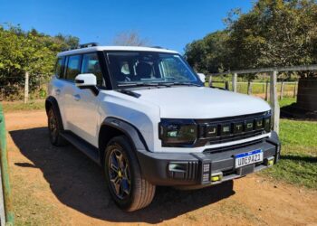 Jetour T2 híbrido plug-in