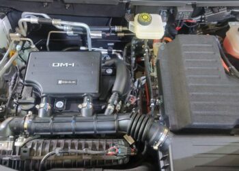 Foto do novo sistema híbrido plug-in da BYD
