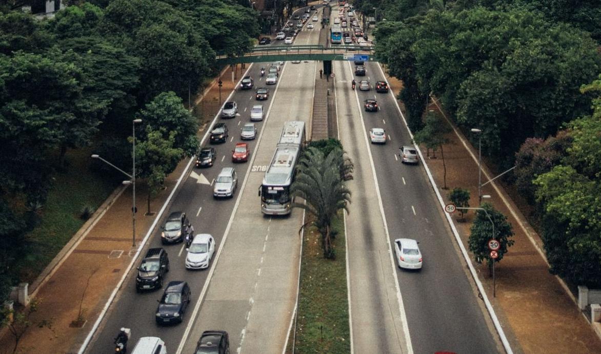 Equipe de trabalho na indústria automobilística