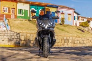Dafra Lança ADXTG 300: A Nova Scooter Crossover no Brasil