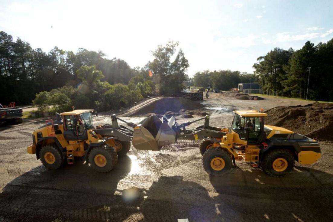 Escavadeira elétrica da Volvo CE em apresentação