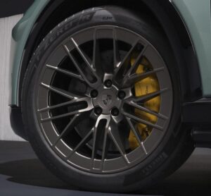 Pirelli Lança Linha Exclusiva de Pneus para Cayenne Elétrico
