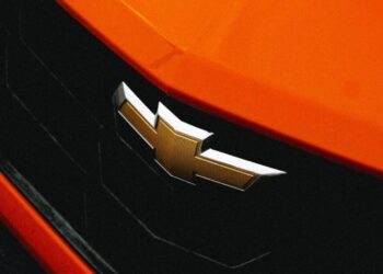 Imagem de estoque de peças automotivas
