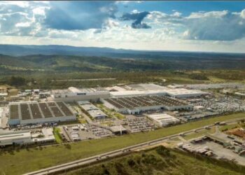 Imagem da Fábrica da Iveco em Sete Lagoas, MG.