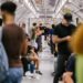 Passageiros em transporte público