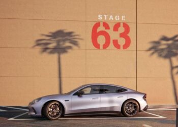 Mercedes-AMG GT 53 em destaque