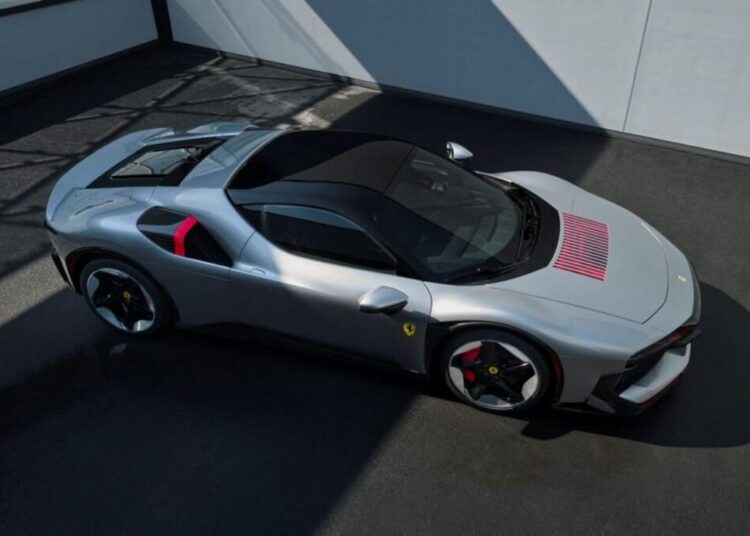 Ferrari CZ26 em exibição