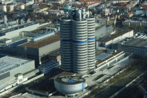 BMW transforma fábrica em Leipzig para novas gerações elétricas