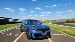 Novo BMW iX3: O SUV Elétrico que Revoluciona a Direção