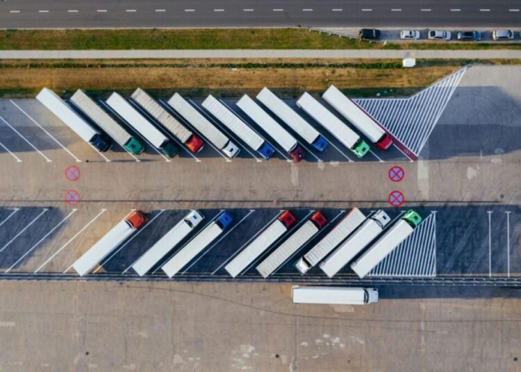 Caminhões em operação