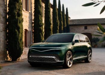 SUV elétrico Genesis GV90 em exibição