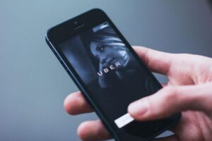 Uber inova com taxa por corridas não aceitas em testes
