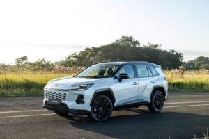 Novo RAV4 Plug-in Hybrid da Toyota chega custando R$ 399.990