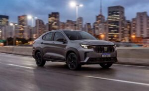 Novidades na linha 2027 do Fiat Fastback: preços e versões