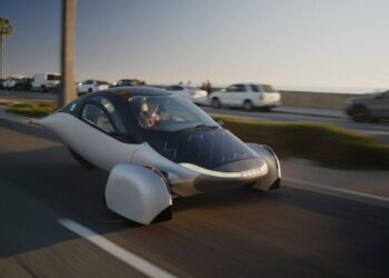 Carro solar da Aptera em desenvolvimento