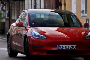 Carros Elétricos Superam 25% de Participação na Europa