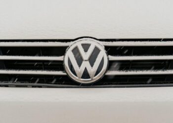 Imagem da Volkswagen enfrentando desafios na Alemanha