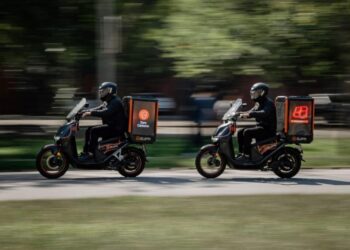 Motocicletas elétricas conectadas em ambiente urbano