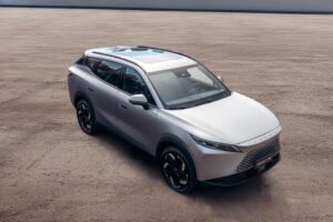 Omoda 7: O SUV Híbrido que Revoluciona Conectividade e Segurança