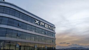 Xpeng Enfrenta Desafios com Concorrência Afiada na China