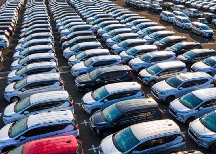 Fábrica de automóveis no Reino Unido