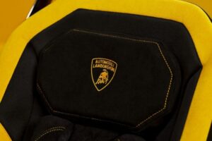 Lamborghini e Silver Cross Revelam Carrinho Exclusivo Reef AL Giallo