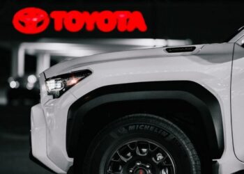 Imagem da produção de veículos da Toyota