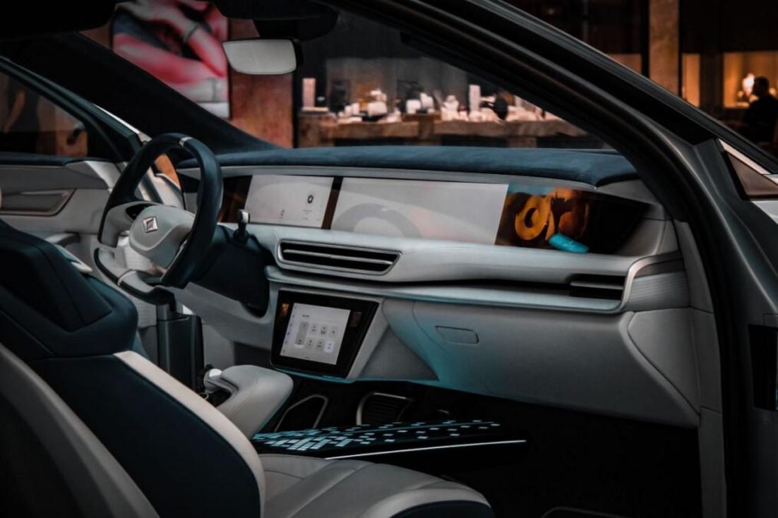 Filmes ópticos para integração de telas automotivas