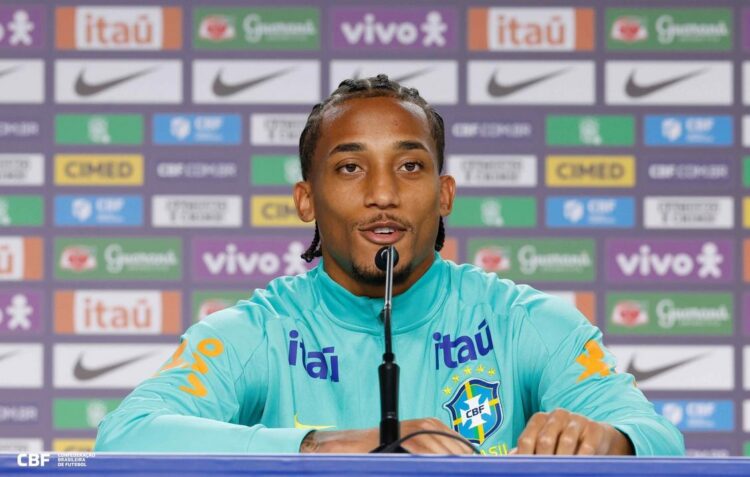 João Pedro durante partida pelo Chelsea