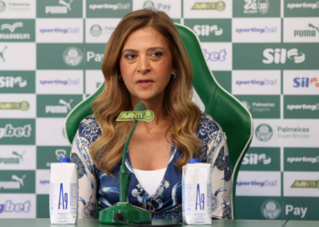 Palmeiras em reunião com comissão técnica